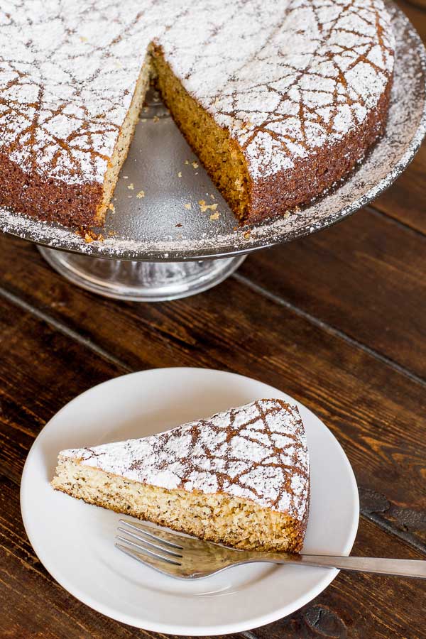 Delicious and fast banana cake recipe, a beautiful alternative to your regular banana bread